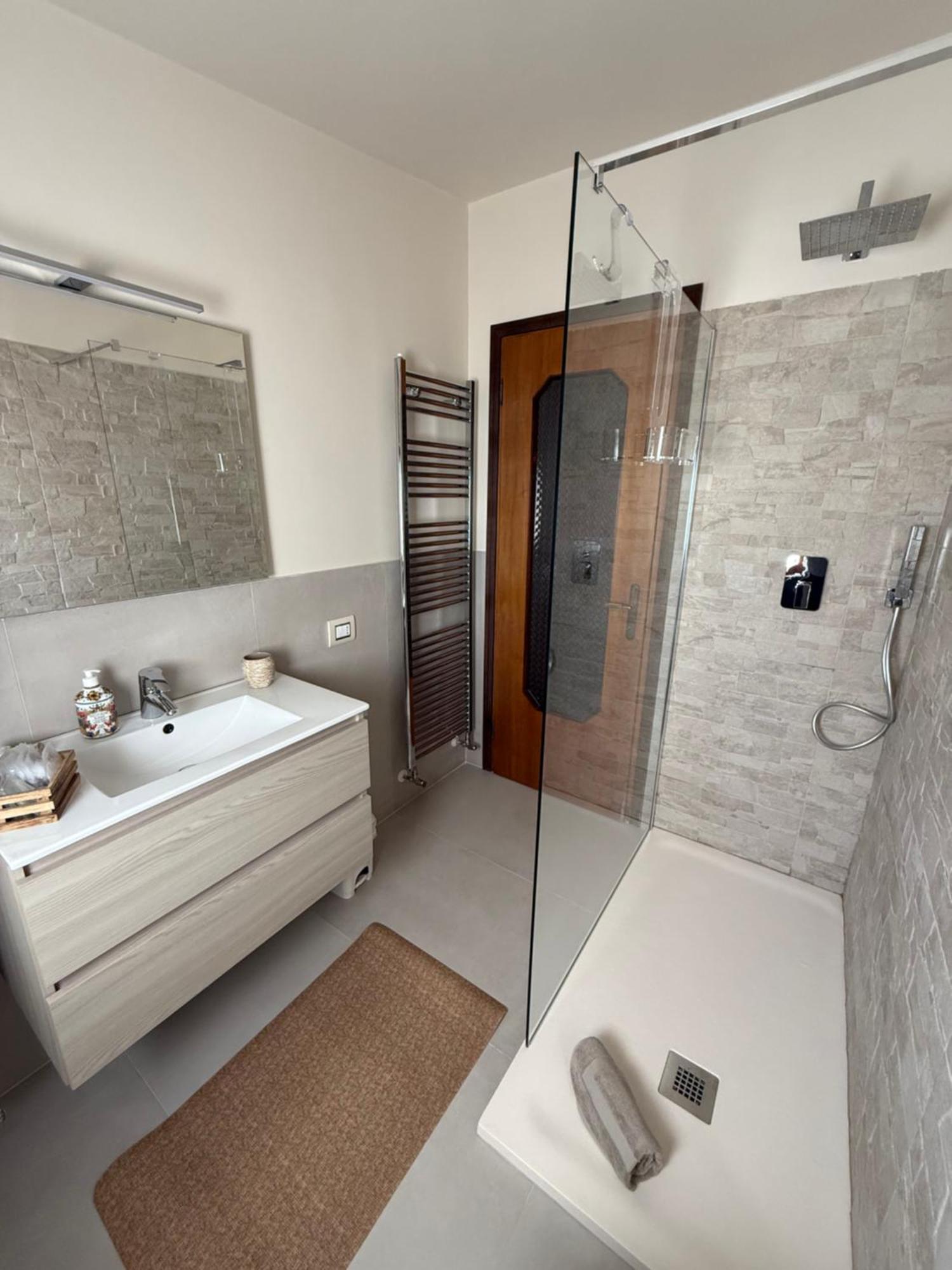 B&B Villa Mirella Casnate Con Bernate Ngoại thất bức ảnh